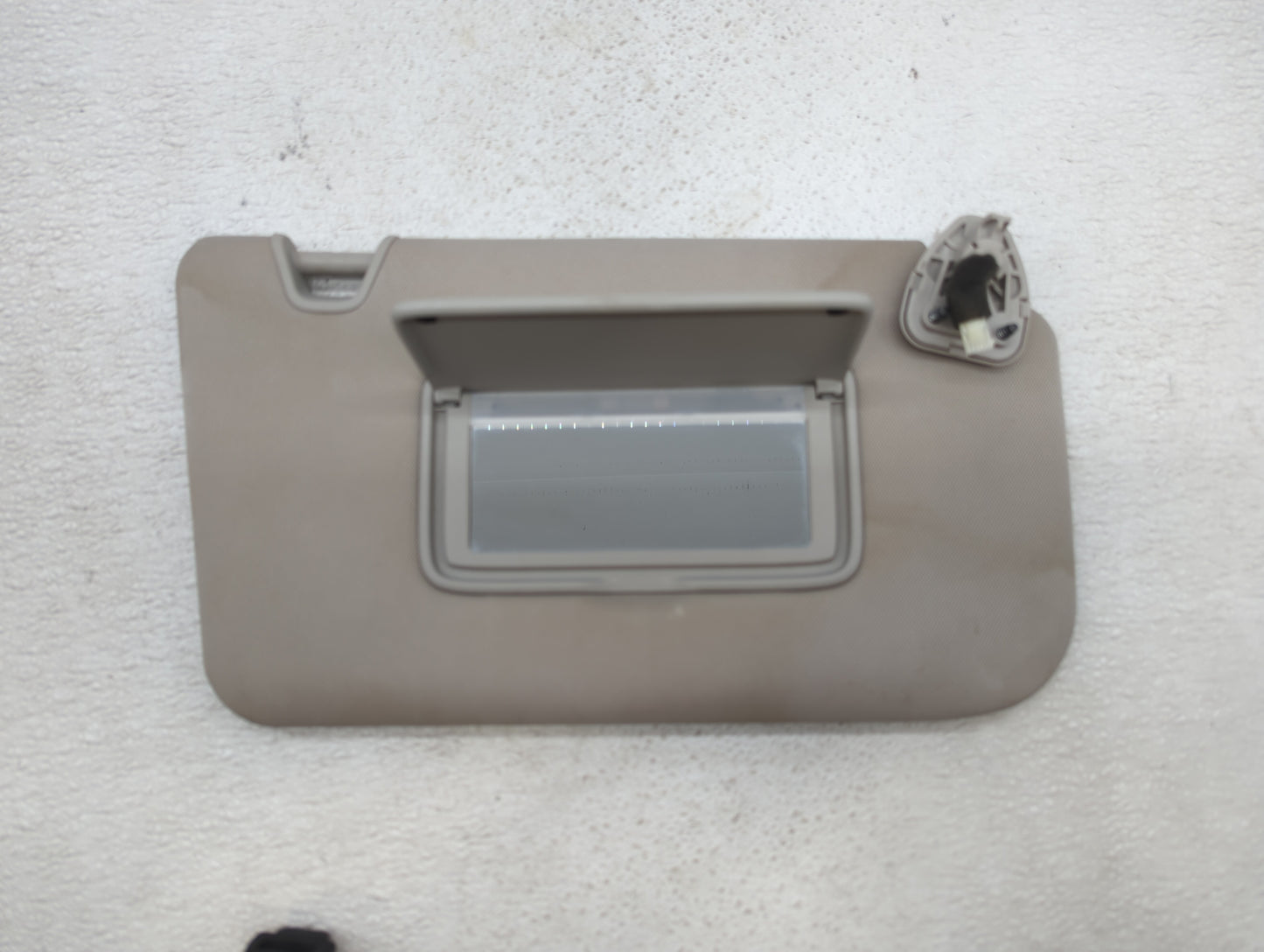 2014-2017 Nissan Rogue Sun Visor Shade Replacement Passenger Right Mirror Fits Fits 2014 2015 2016 2017 OEM Used Auto Parts 