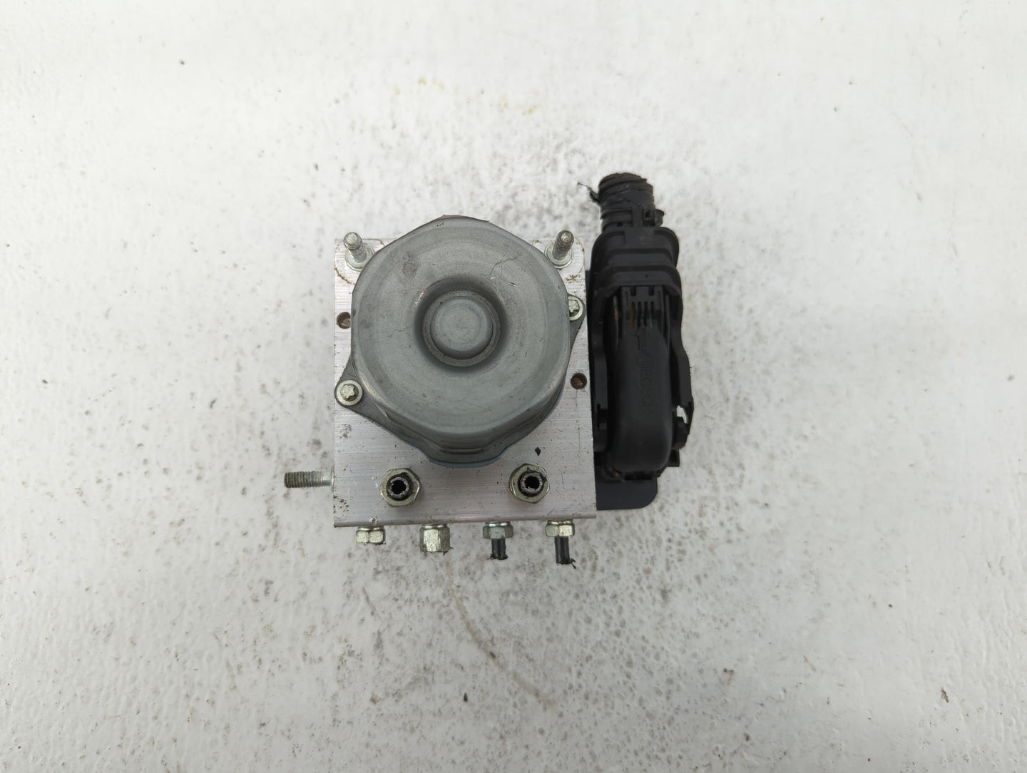 2016 Nissan Rogue ABS Pump Control Module Replacement P/N:47660 6FK2A 47660 2765A Fits OEM Used Auto Parts - Oemusedautopart