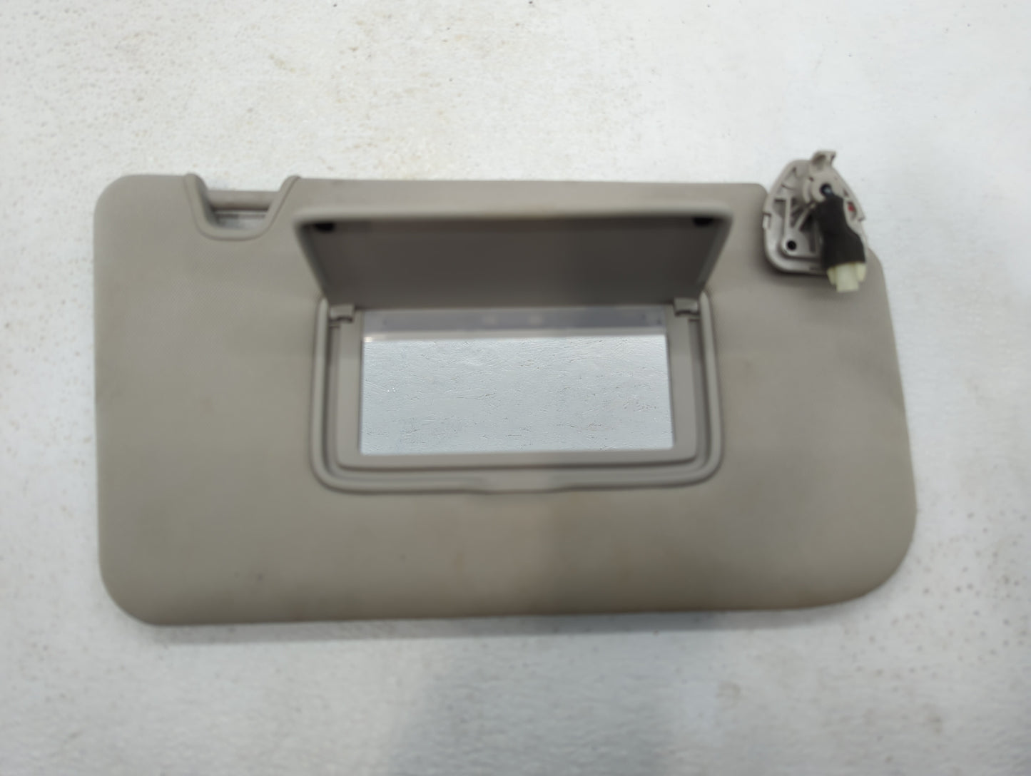 2014-2017 Nissan Rogue Sun Visor Shade Replacement Passenger Right Mirror Fits Fits 2014 2015 2016 2017 OEM Used Auto Parts 