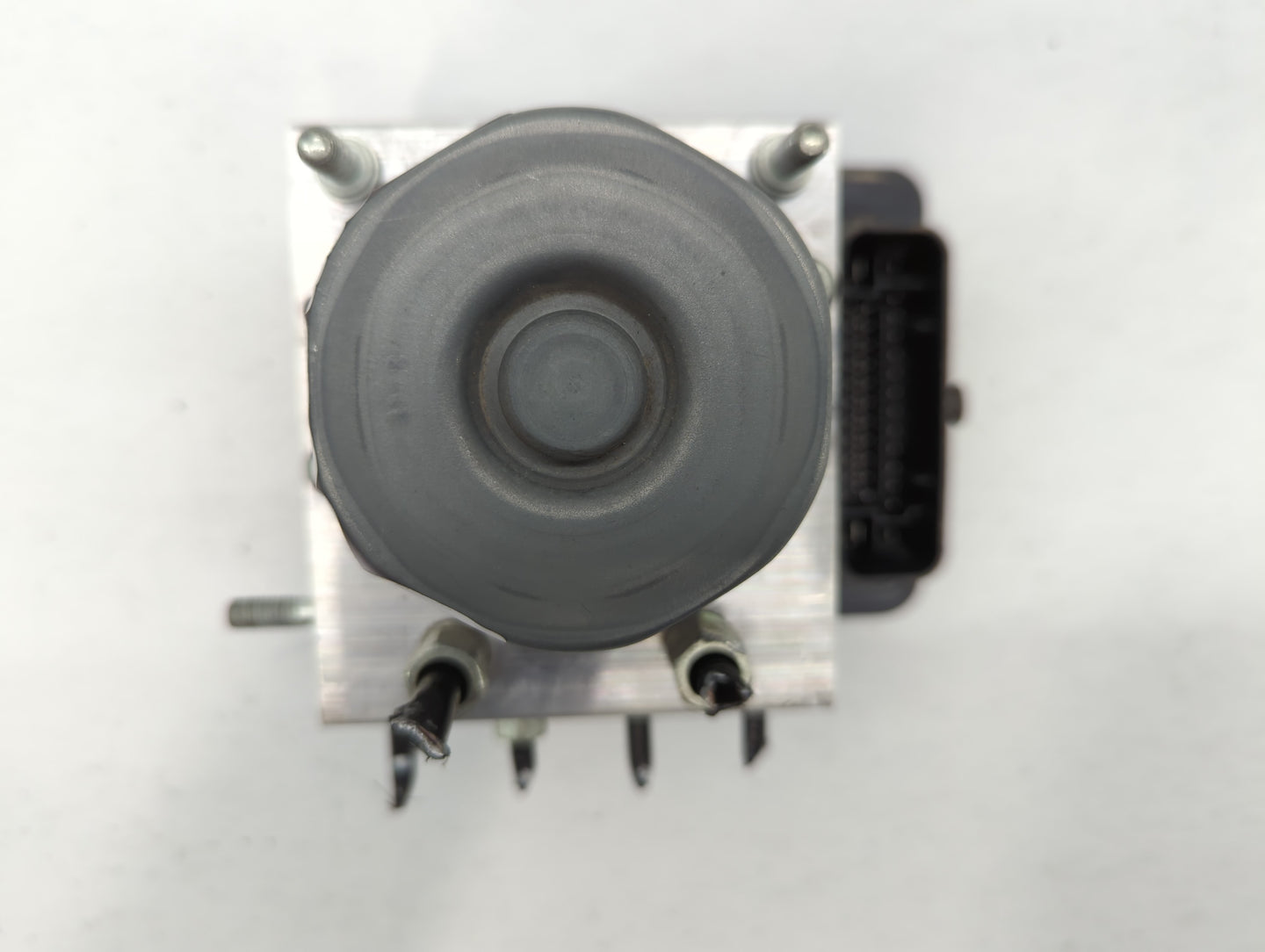 2016 Nissan Rogue ABS Pump Control Module Replacement P/N:47660 6FK2A 47660 2765A Fits OEM Used Auto Parts - Oemusedautopart