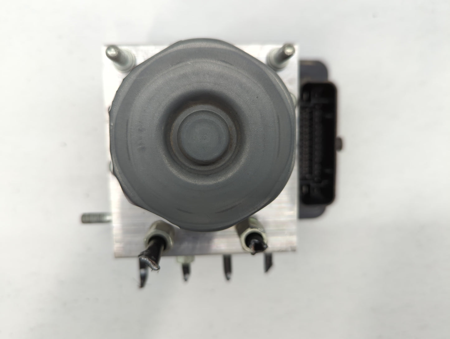 2016 Nissan Rogue ABS Pump Control Module Replacement P/N:47660 6FK2A 47660 2765A Fits OEM Used Auto Parts - Oemusedautopart