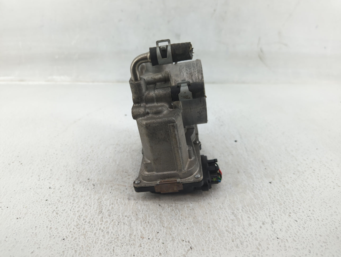2014-2020 Nissan Rogue Throttle Body P/N:3TA60-01 A Fits Fits 2013 2014 2015 2016 2017 2018 2019 2020 OEM Used Auto Parts - 