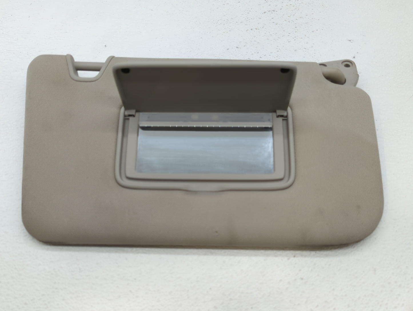 2014-2017 Nissan Rogue Sun Visor Shade Replacement Passenger Right Mirror Fits Fits 2014 2015 2016 2017 OEM Used Auto Parts 