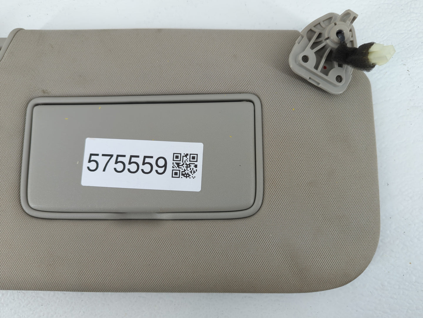 2014-2017 Nissan Rogue Sun Visor Shade Replacement Passenger Right Mirror Fits Fits 2014 2015 2016 2017 OEM Used Auto Parts 