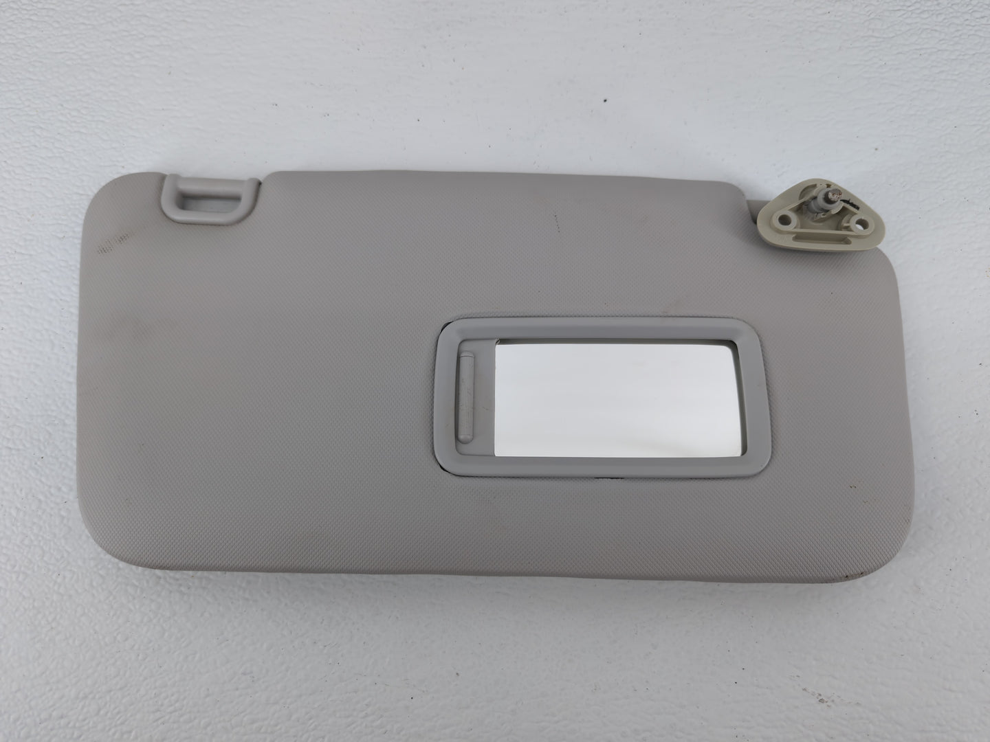2014-2017 Nissan Rogue Sun Visor Shade Replacement Passenger Right Mirror Fits Fits 2014 2015 2016 2017 OEM Used Auto Parts 