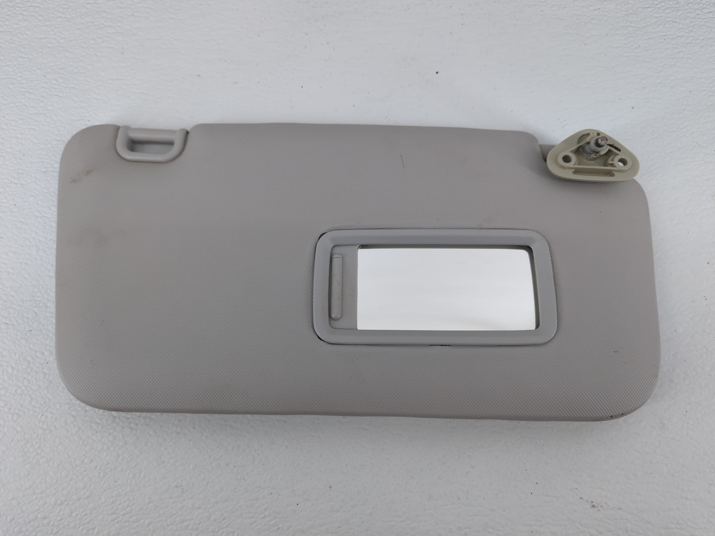 2014-2017 Nissan Rogue Sun Visor Shade Replacement Passenger Right Mirror Fits Fits 2014 2015 2016 2017 OEM Used Auto Parts 