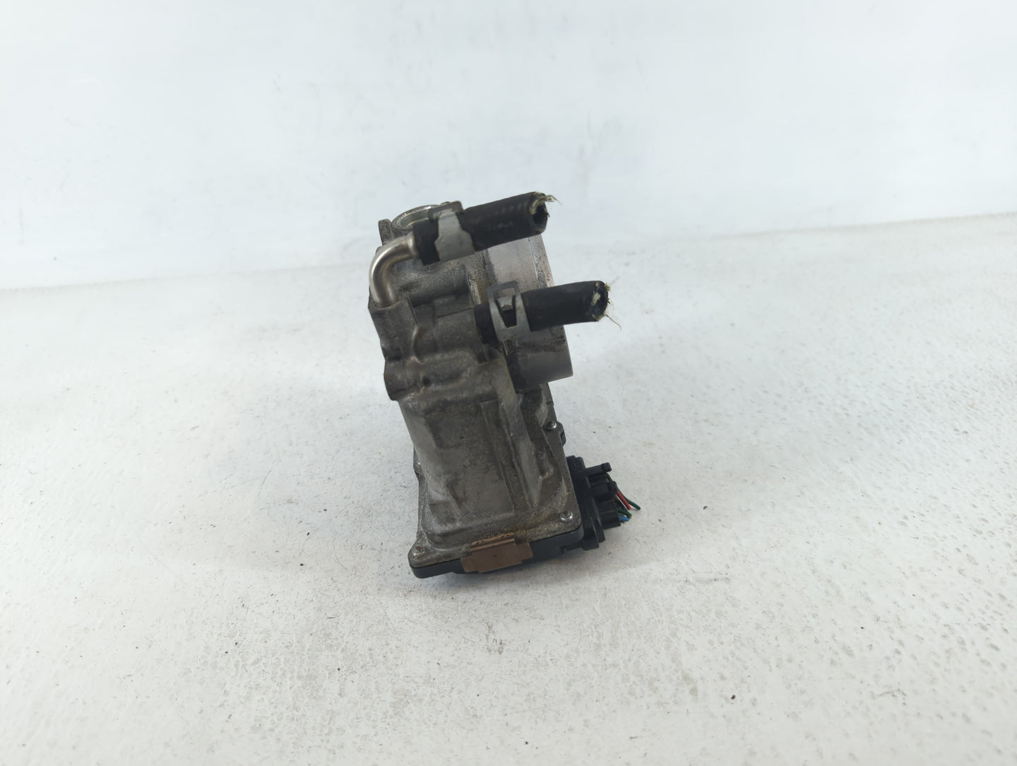 2014-2020 Nissan Rogue Throttle Body P/N:5F27 3TA60-01 A Fits Fits 2013 2014 2015 2016 2017 2018 2019 2020 OEM Used Auto Par