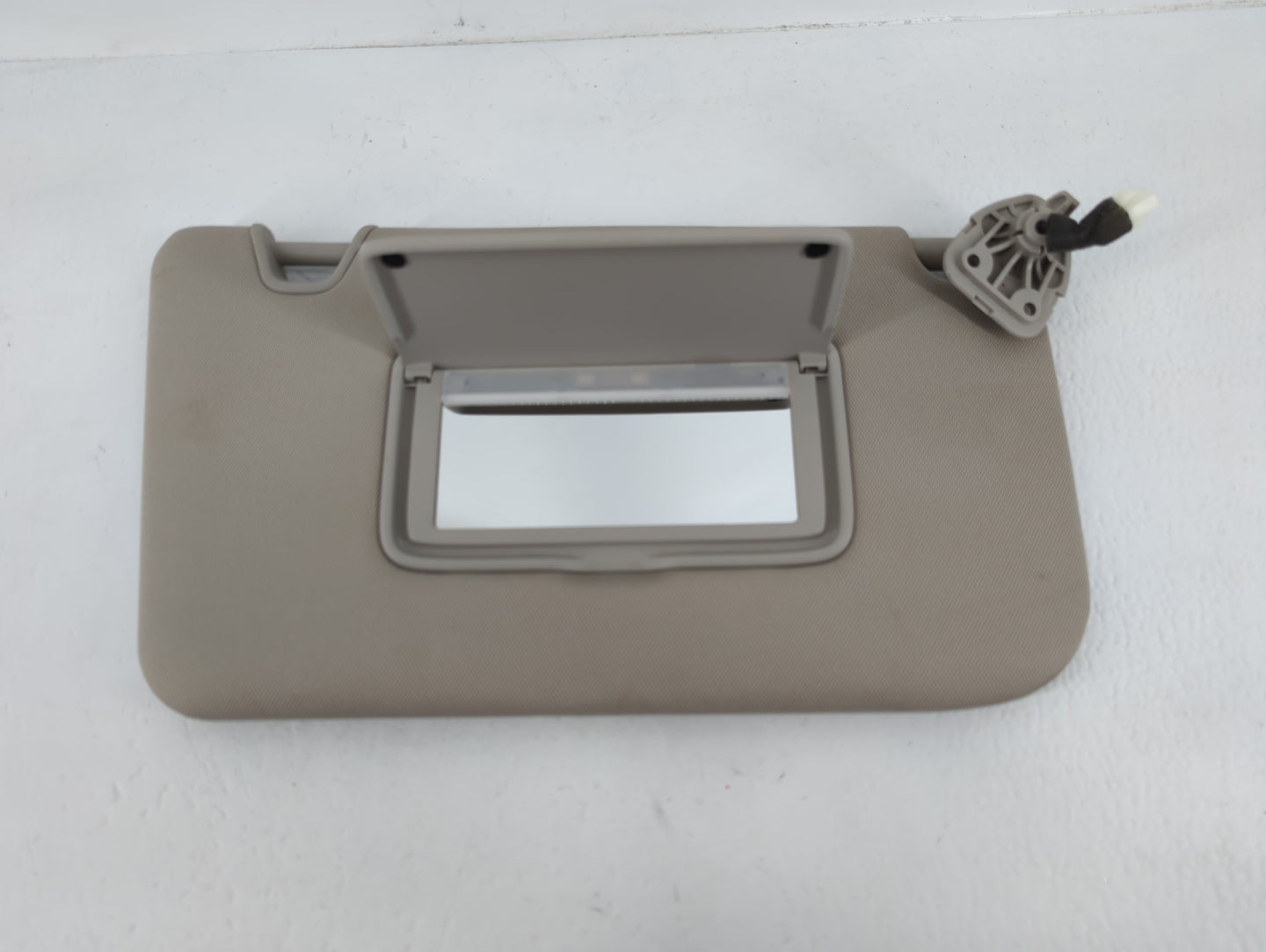 2014-2017 Nissan Rogue Sun Visor Shade Replacement Passenger Right Mirror Fits Fits 2014 2015 2016 2017 OEM Used Auto Parts 