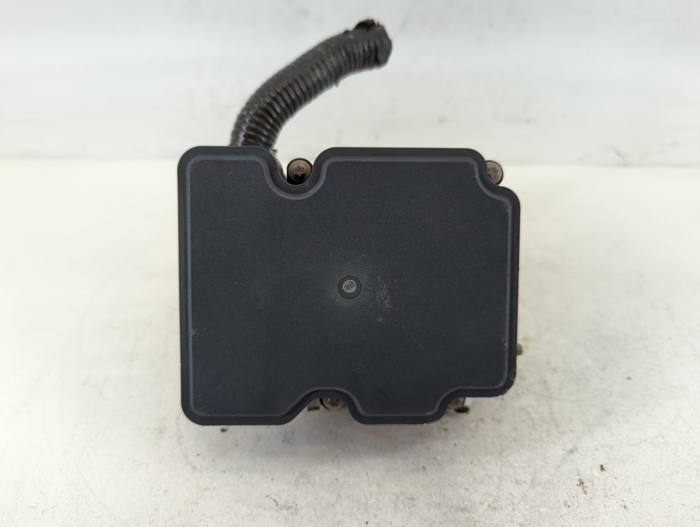 2016 Nissan Rogue ABS Pump Control Module Replacement P/N:47660 9TB0C Fits OEM Used Auto Parts - Oemusedautoparts1.com