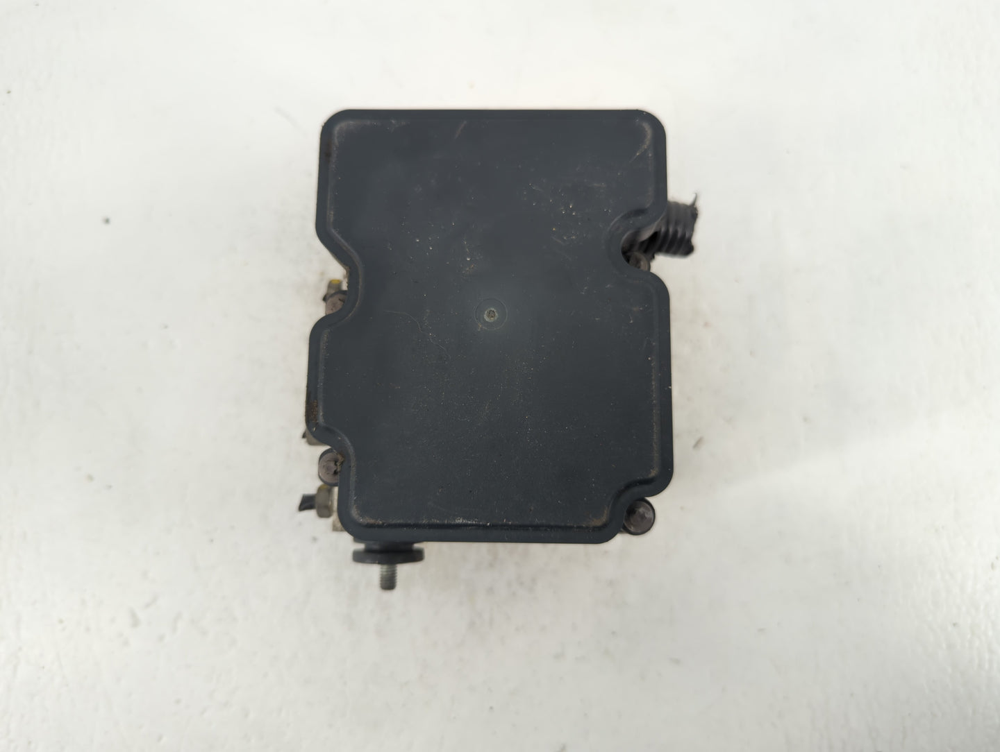 2016 Nissan Rogue ABS Pump Control Module Replacement P/N:47660 9TB0C Fits OEM Used Auto Parts - Oemusedautoparts1.com