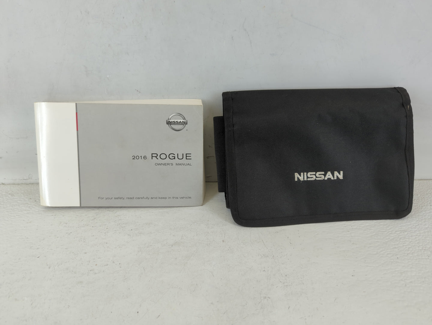 2016 Nissan Rogue Owners Manual Book Guide P/N:OM16EA OT32U1 OEM Used Auto Parts - Oemusedautoparts1.com