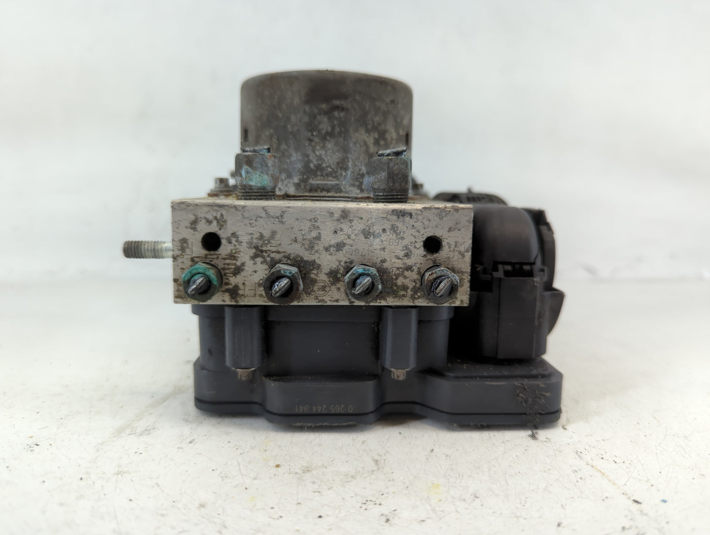 2015-2016 Nissan Rogue ABS Pump Control Module Replacement P/N:47600 5HA1A Fits Fits 2015 2016 OEM Used Auto Parts - Oemused