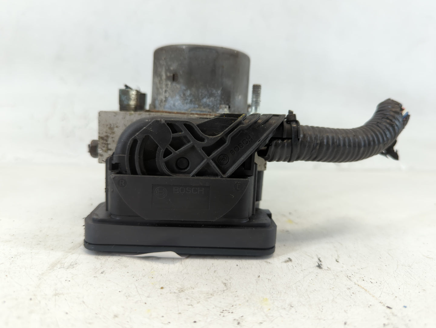 2015-2016 Nissan Rogue ABS Pump Control Module Replacement P/N:47600 5HA1A Fits Fits 2015 2016 OEM Used Auto Parts - Oemused