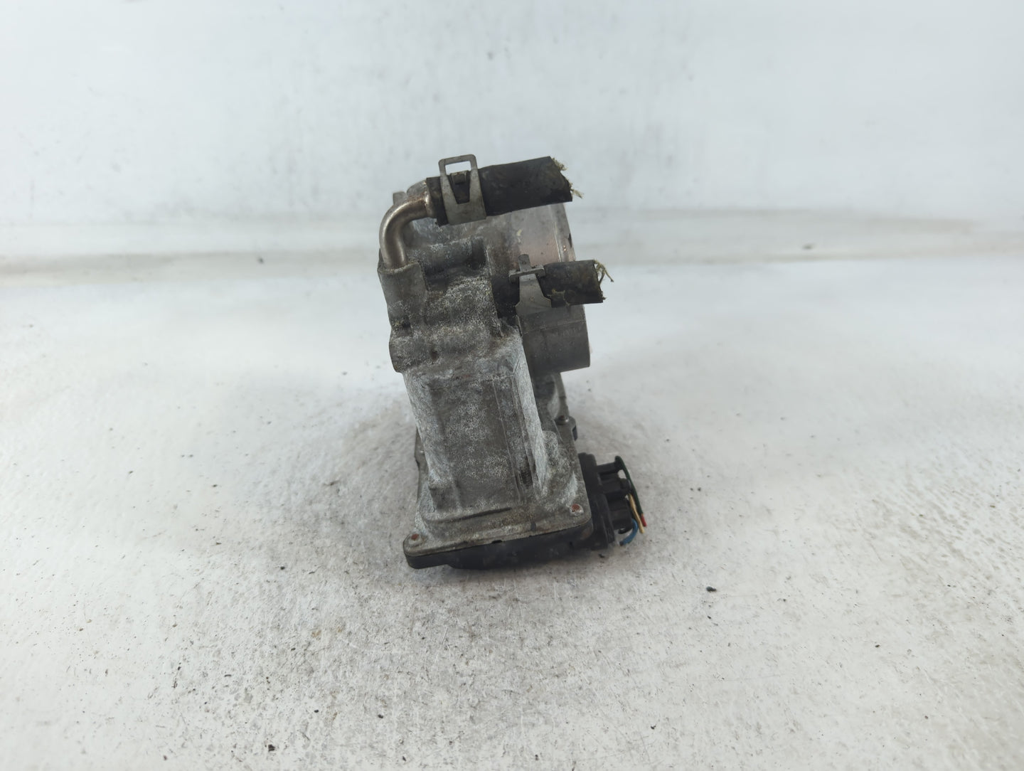 2014-2020 Nissan Rogue Throttle Body P/N:5I24 02211 3TA60-01 A Fits Fits 2013 2014 2015 2016 2017 2018 2019 2020 OEM Used Au