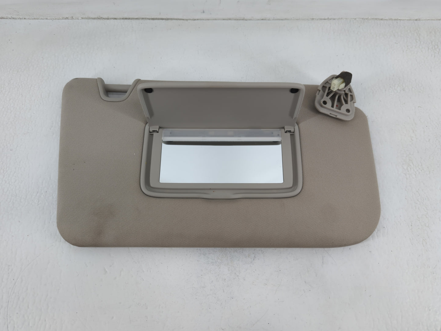 2014-2017 Nissan Rogue Sun Visor Shade Replacement Passenger Right Mirror Fits Fits 2014 2015 2016 2017 OEM Used Auto Parts 