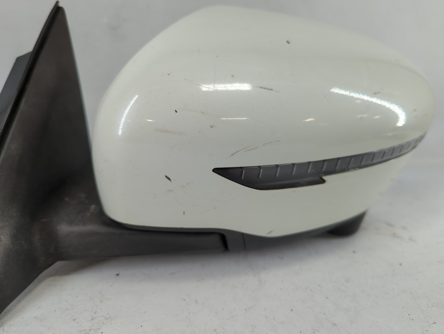 2016 Nissan Rogue Driver Side View Mirror - Left Door Mirror OEM Used - Oemusedautoparts1.com
