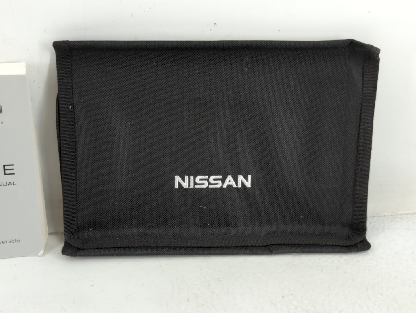 2016 Nissan Rogue Owners Manual Book Guide P/N:T00UM-JM03D OEM Used Auto Parts - Oemusedautoparts1.com