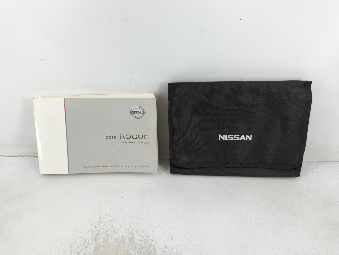 2016 Nissan Rogue Owners Manual Book Guide P/N:OM16EA 0T32U1 OEM Used Auto Parts - Oemusedautoparts1.com