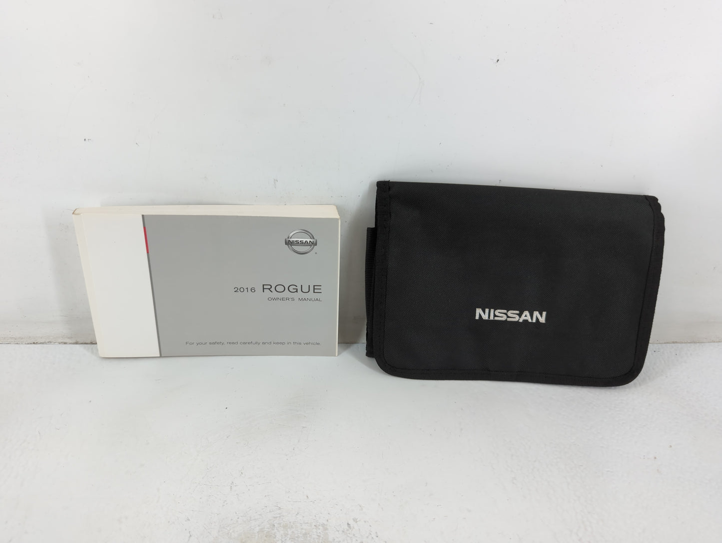 2016 Nissan Rogue Owners Manual Book Guide P/N:OM16EA 0T32U0 OEM Used Auto Parts - Oemusedautoparts1.com