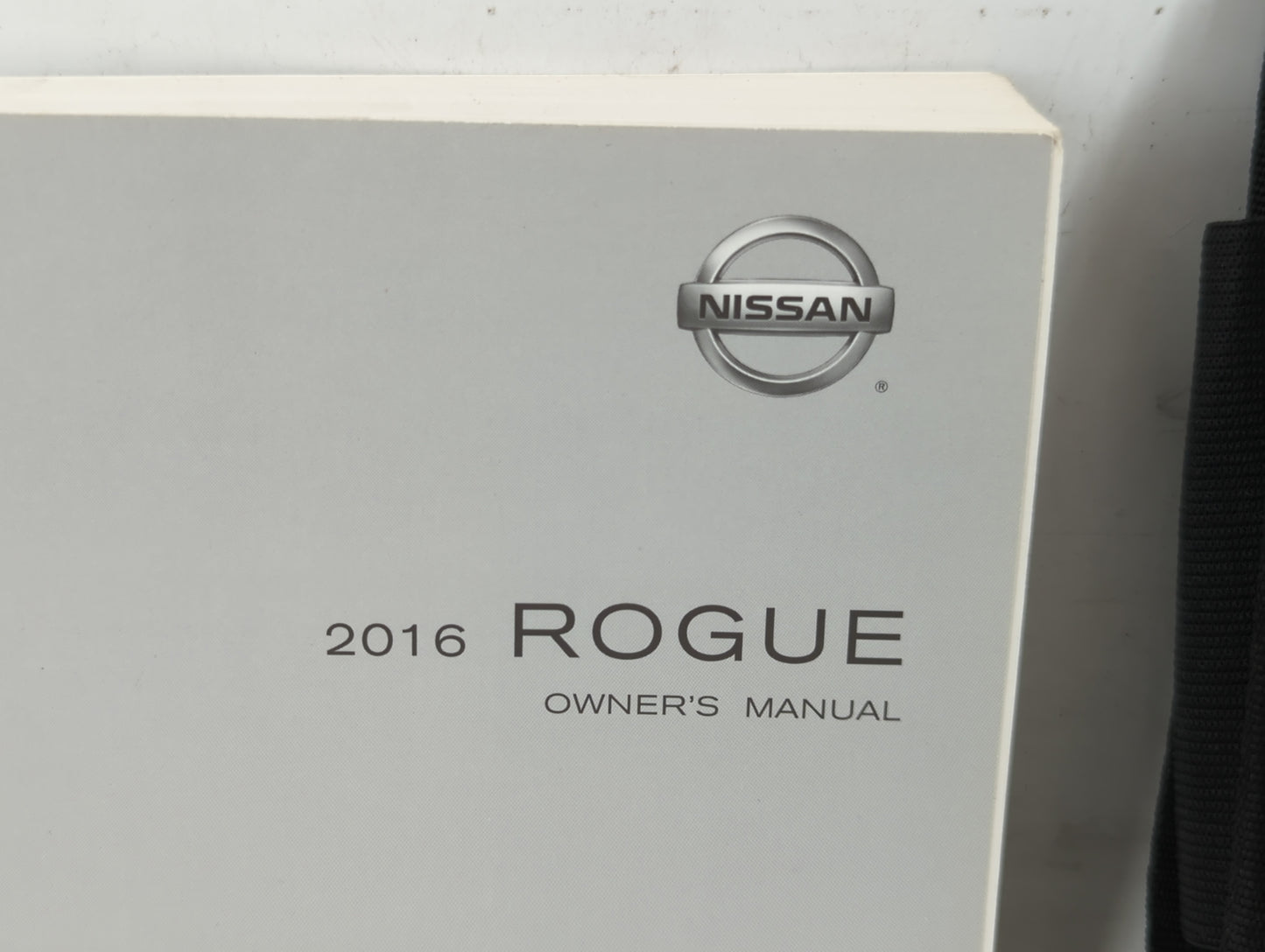 2016 Nissan Rogue Owners Manual Book Guide P/N:OM16EA 0T32U0 OEM Used Auto Parts - Oemusedautoparts1.com