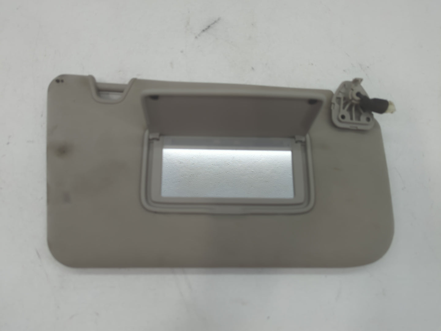 2014-2017 Nissan Rogue Sun Visor Shade Replacement Passenger Right Mirror Fits Fits 2014 2015 2016 2017 OEM Used Auto Parts 