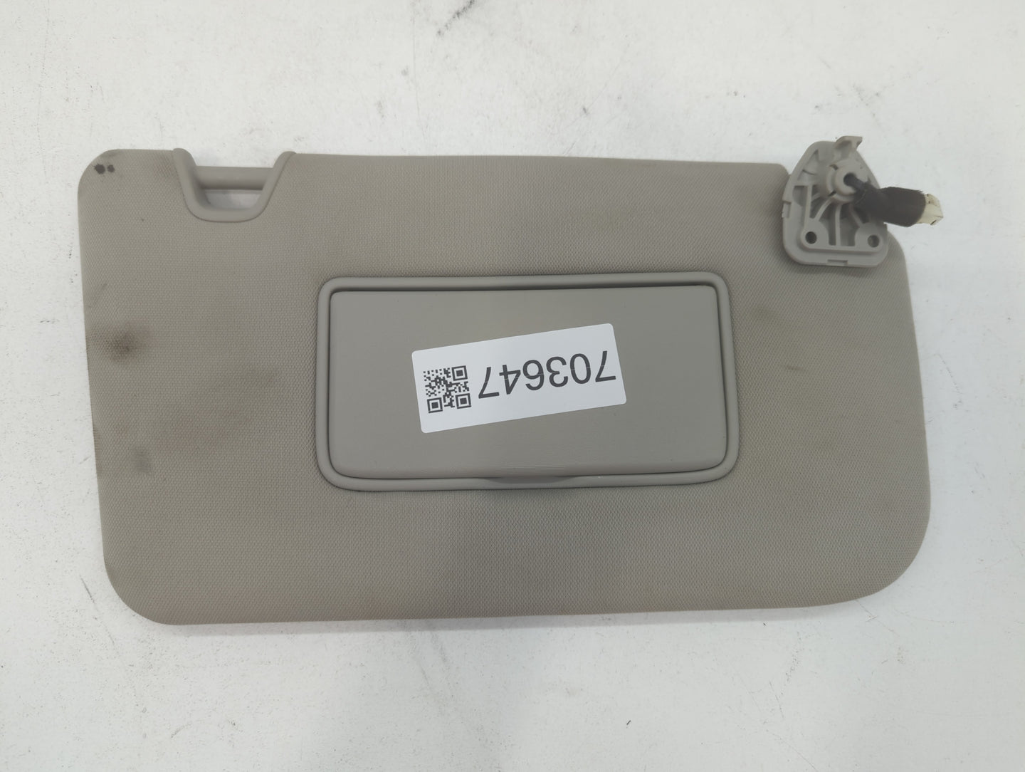 2014-2017 Nissan Rogue Sun Visor Shade Replacement Passenger Right Mirror Fits Fits 2014 2015 2016 2017 OEM Used Auto Parts 