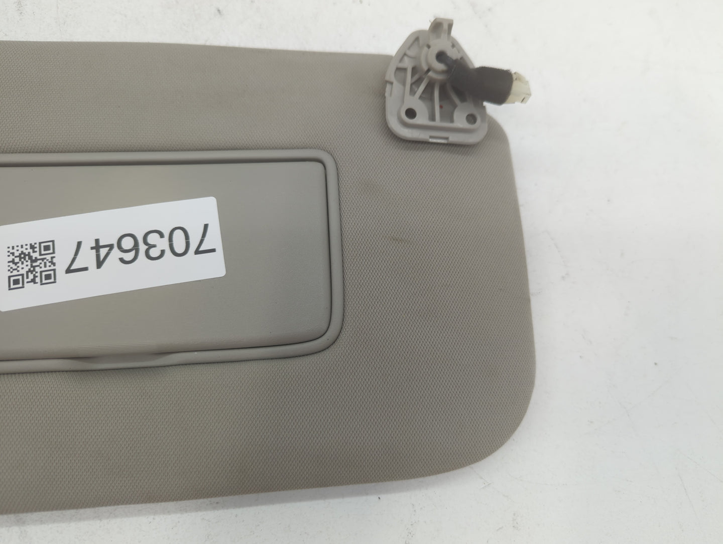 2014-2017 Nissan Rogue Sun Visor Shade Replacement Passenger Right Mirror Fits Fits 2014 2015 2016 2017 OEM Used Auto Parts 