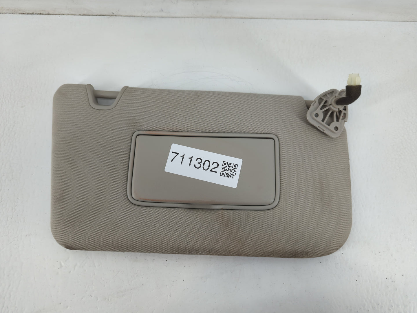 2014-2017 Nissan Rogue Sun Visor Shade Replacement Passenger Right Mirror Fits Fits 2014 2015 2016 2017 OEM Used Auto Parts 