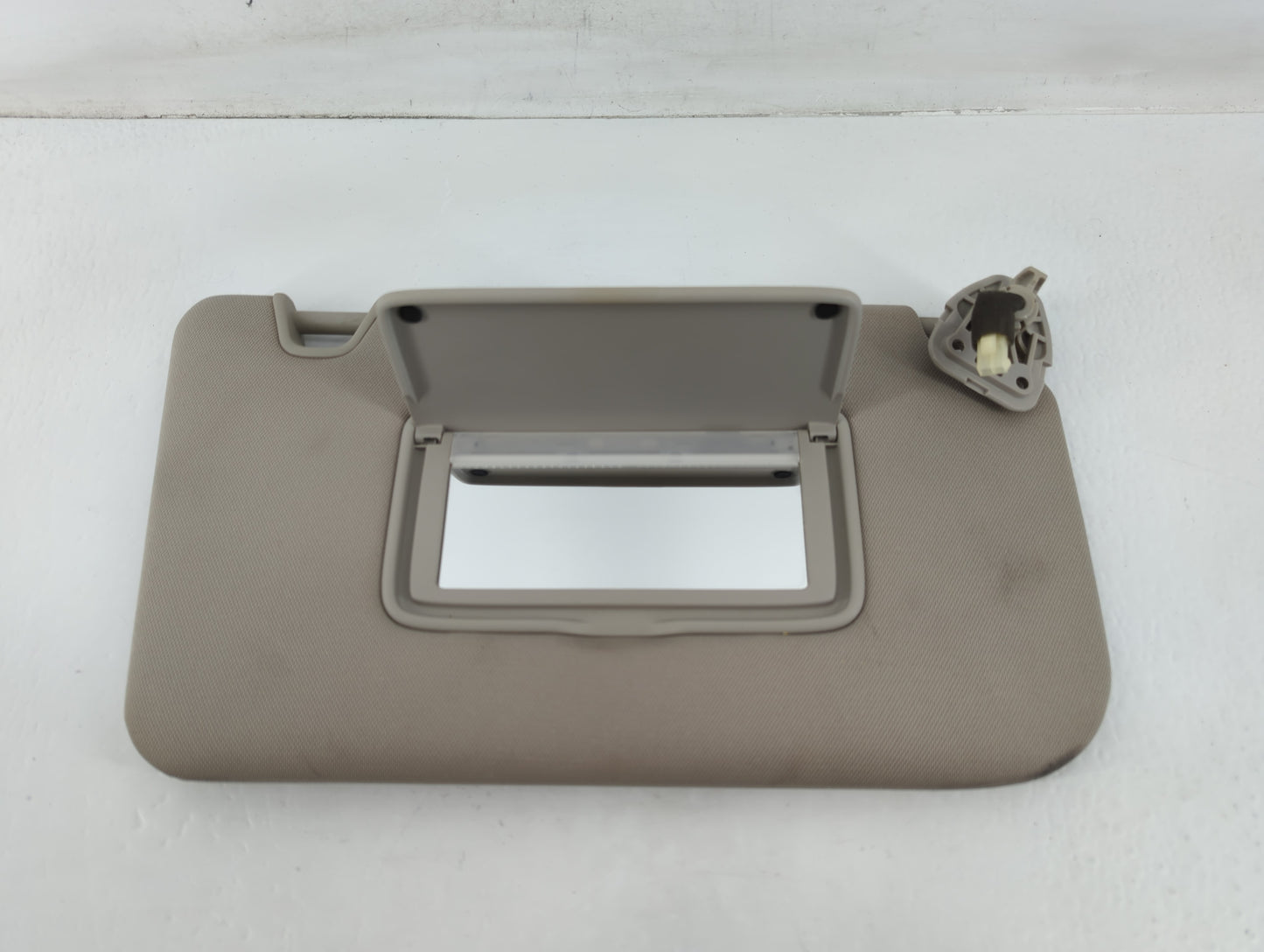 2014-2017 Nissan Rogue Sun Visor Shade Replacement Passenger Right Mirror Fits Fits 2014 2015 2016 2017 OEM Used Auto Parts 