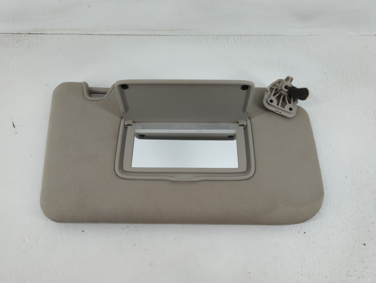 2014-2017 Nissan Rogue Sun Visor Shade Replacement Passenger Right Mirror Fits Fits 2014 2015 2016 2017 OEM Used Auto Parts 