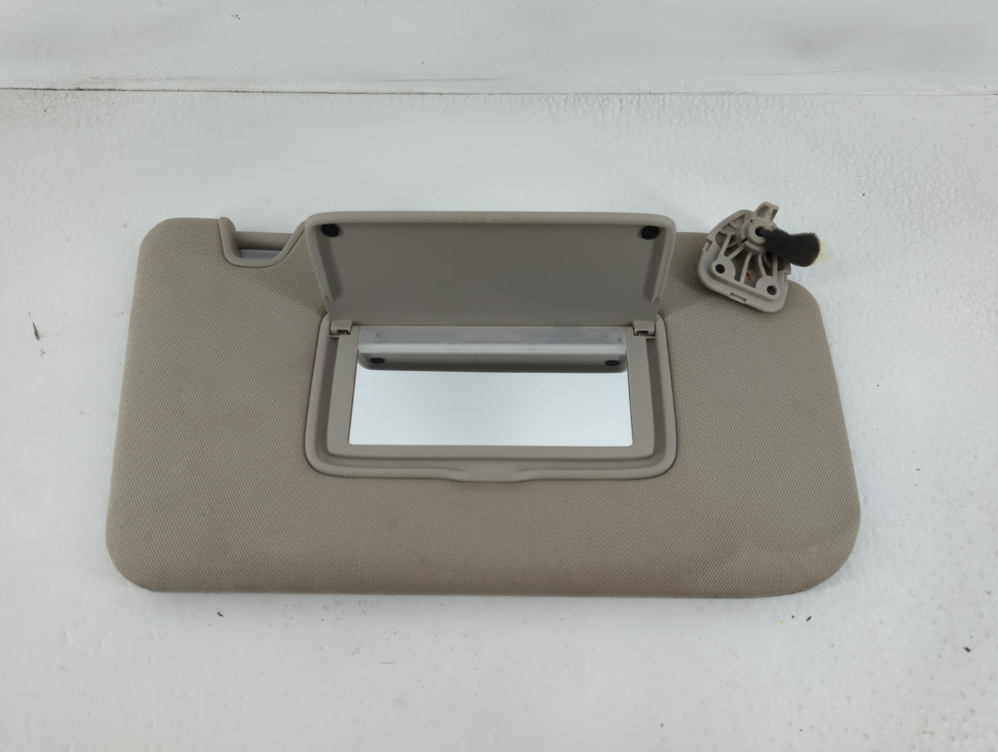 2014-2017 Nissan Rogue Sun Visor Shade Replacement Passenger Right Mirror Fits Fits 2014 2015 2016 2017 OEM Used Auto Parts 