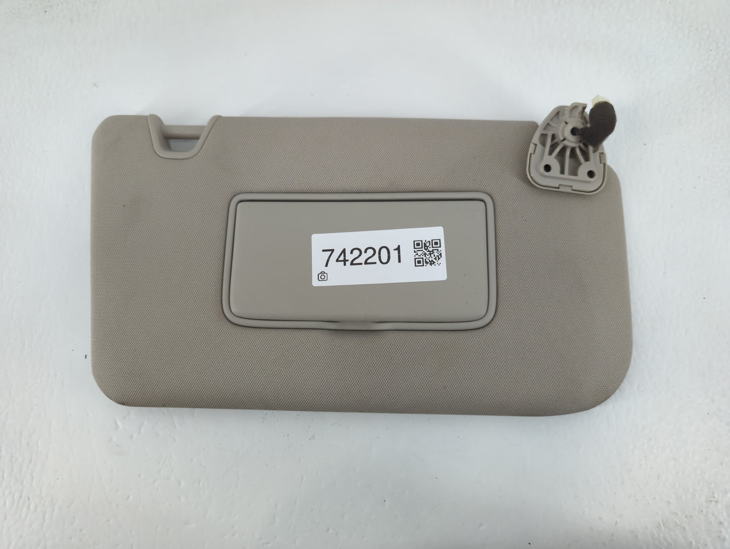 2014-2017 Nissan Rogue Sun Visor Shade Replacement Passenger Right Mirror Fits Fits 2014 2015 2016 2017 OEM Used Auto Parts 