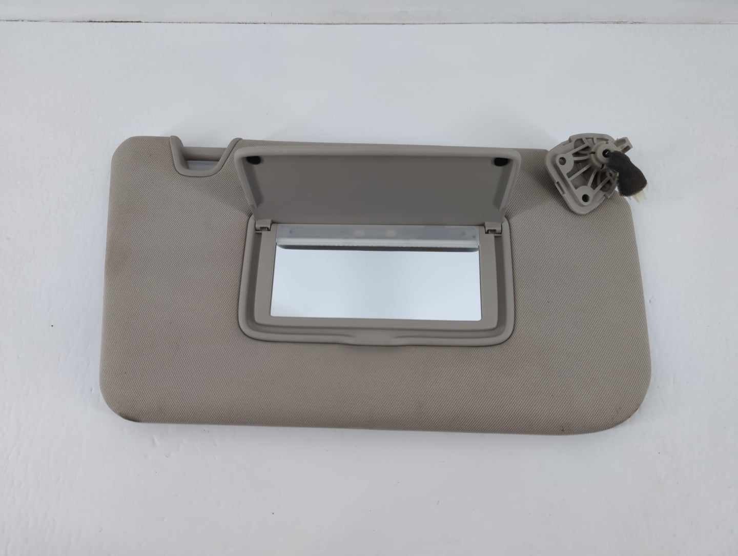 2014-2017 Nissan Rogue Sun Visor Shade Replacement Passenger Right Mirror Fits Fits 2014 2015 2016 2017 OEM Used Auto Parts 