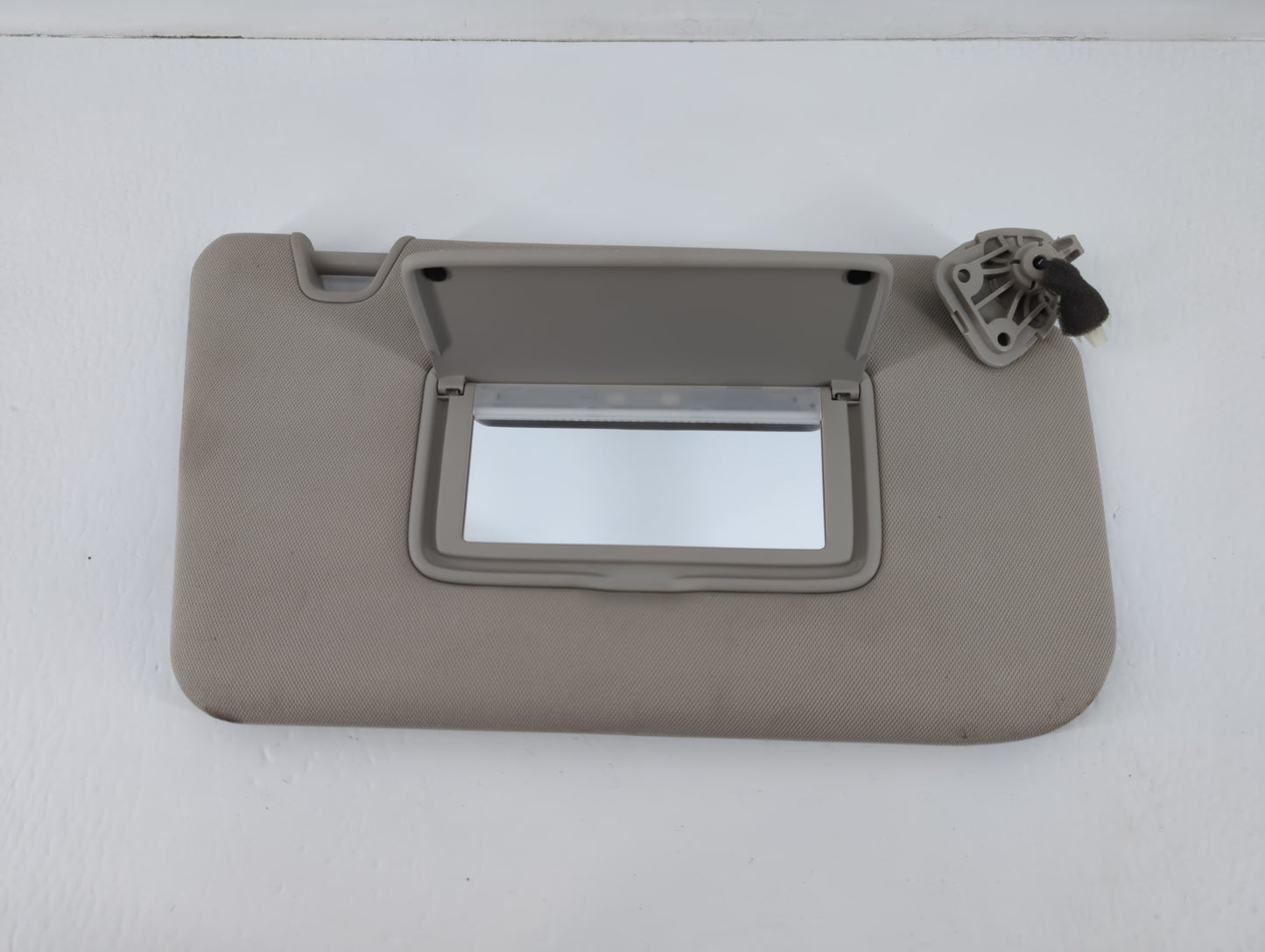 2014-2017 Nissan Rogue Sun Visor Shade Replacement Passenger Right Mirror Fits Fits 2014 2015 2016 2017 OEM Used Auto Parts 