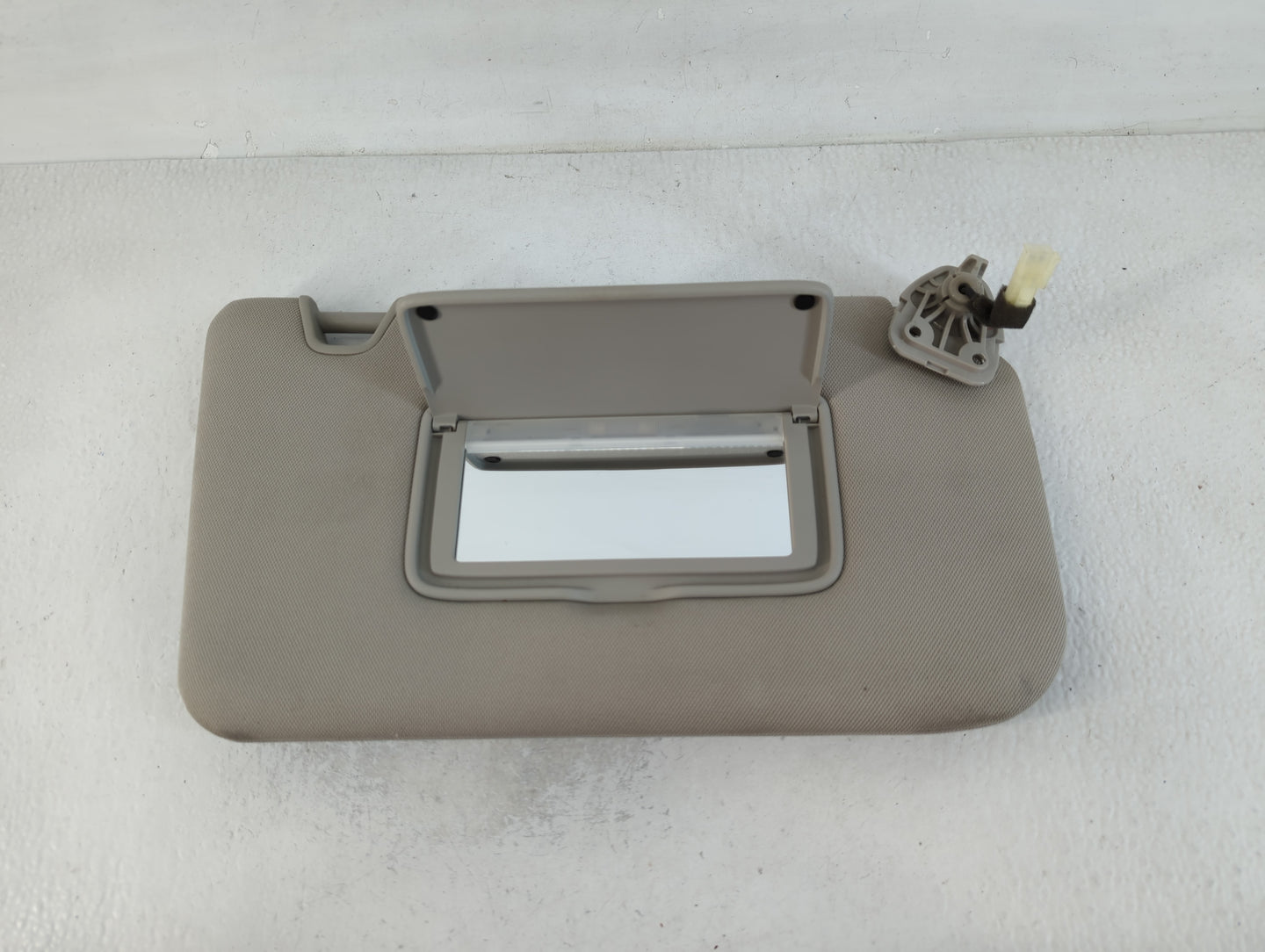 2014-2017 Nissan Rogue Sun Visor Shade Replacement Passenger Right Mirror Fits Fits 2014 2015 2016 2017 OEM Used Auto Parts 