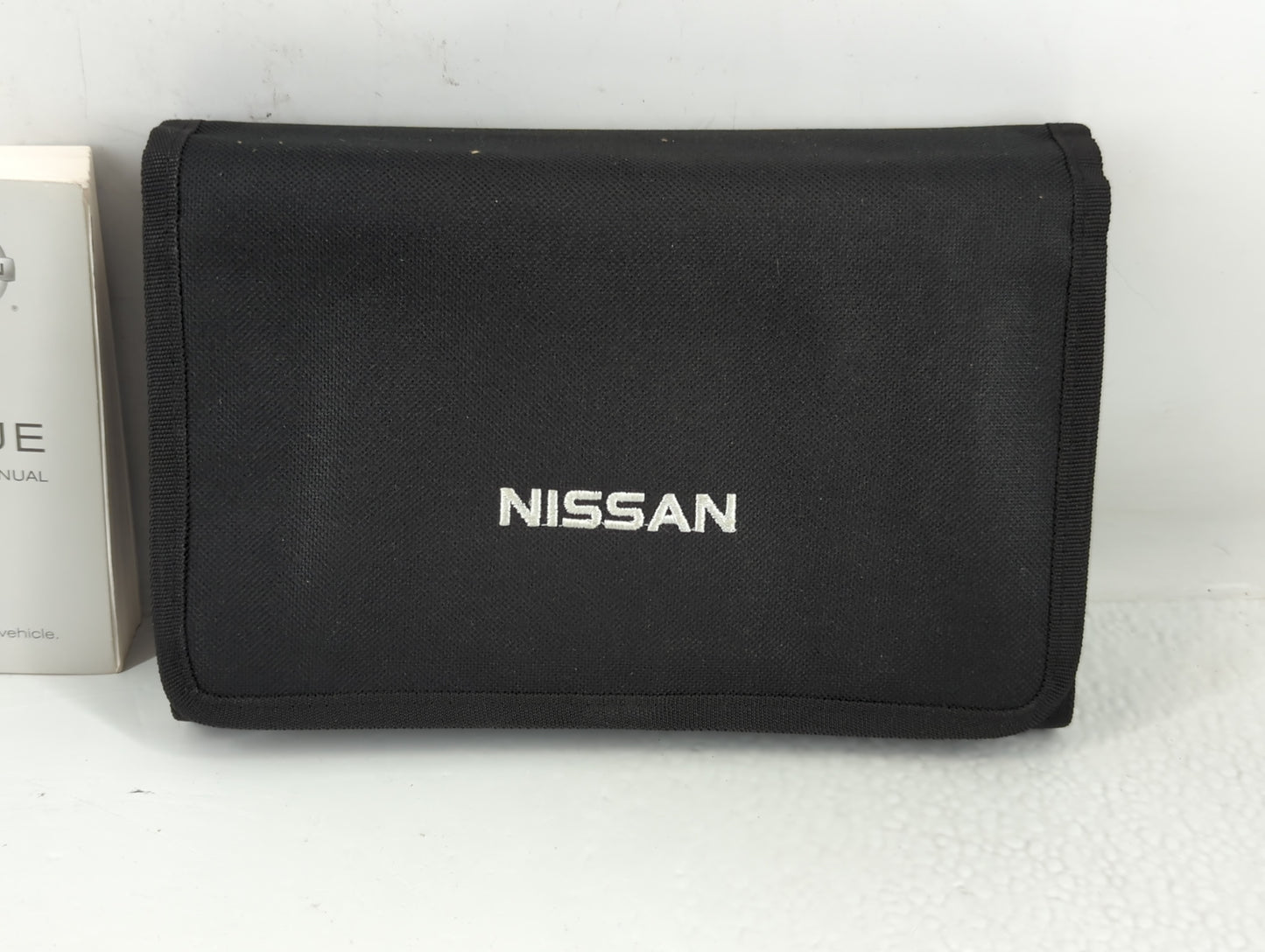 2016 Nissan Rogue Owners Manual Book Guide P/N:OM16EA 0T32U0 T00UM-JM03D OEM Used Auto Parts - Oemusedautoparts1.com