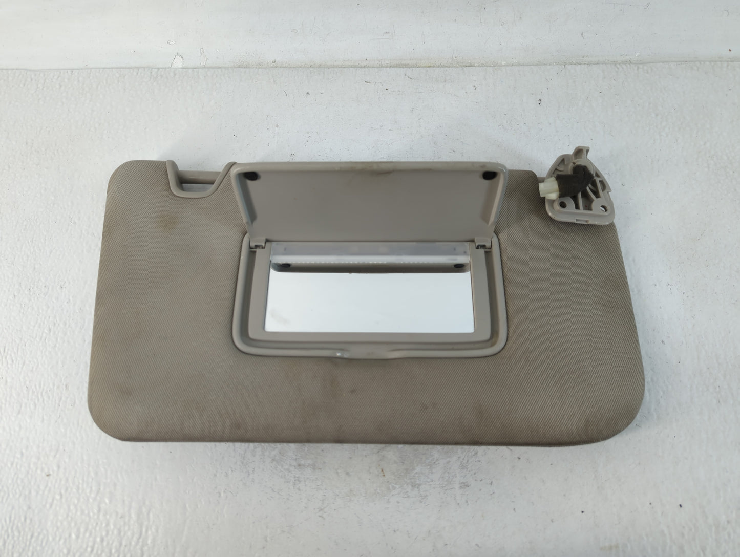 2014-2017 Nissan Rogue Sun Visor Shade Replacement Passenger Right Mirror Fits Fits 2014 2015 2016 2017 OEM Used Auto Parts 