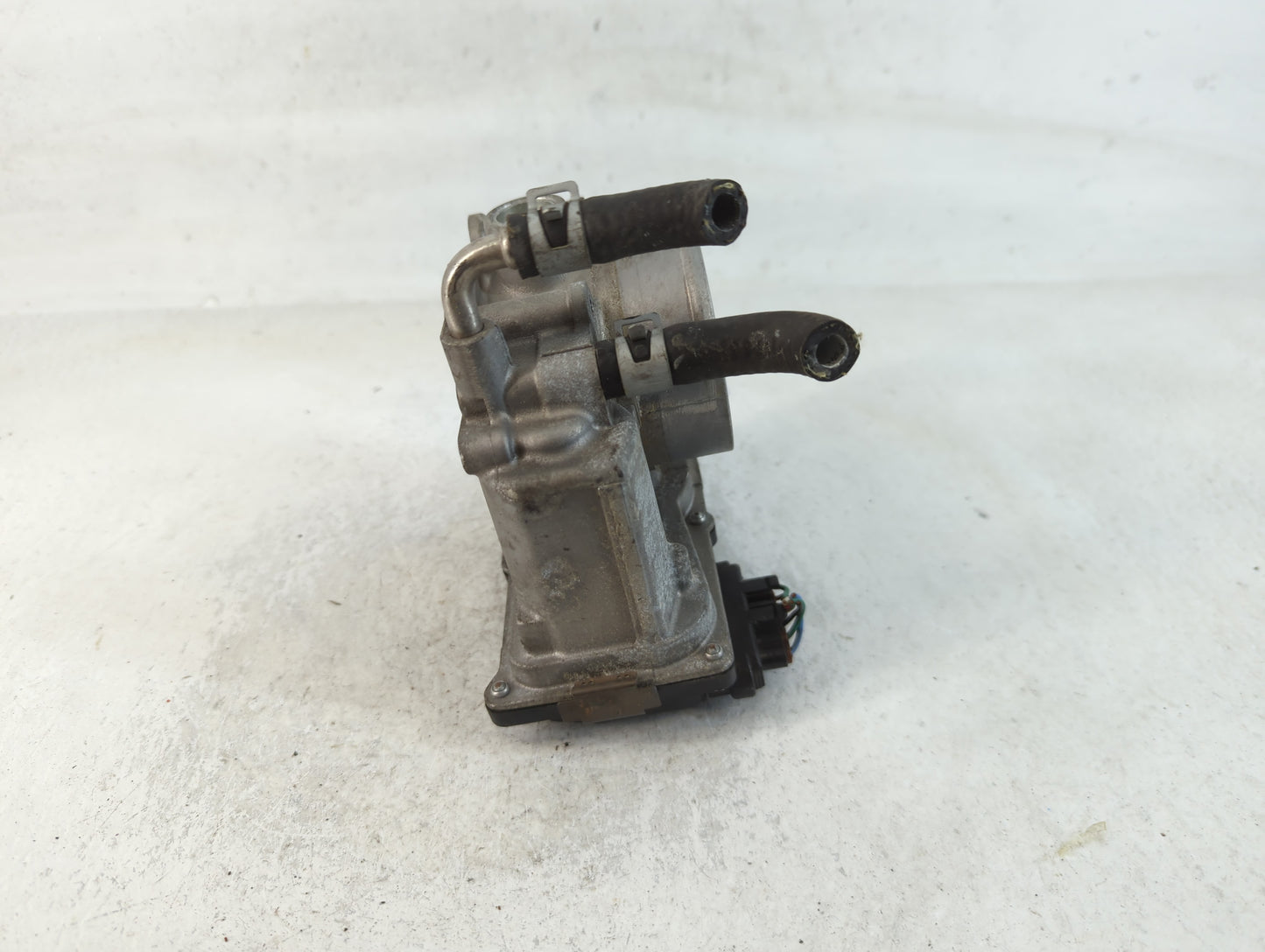 2014-2020 Nissan Rogue Throttle Body P/N:3TA60-01 A Fits Fits 2013 2014 2015 2016 2017 2018 2019 2020 OEM Used Auto Parts - 