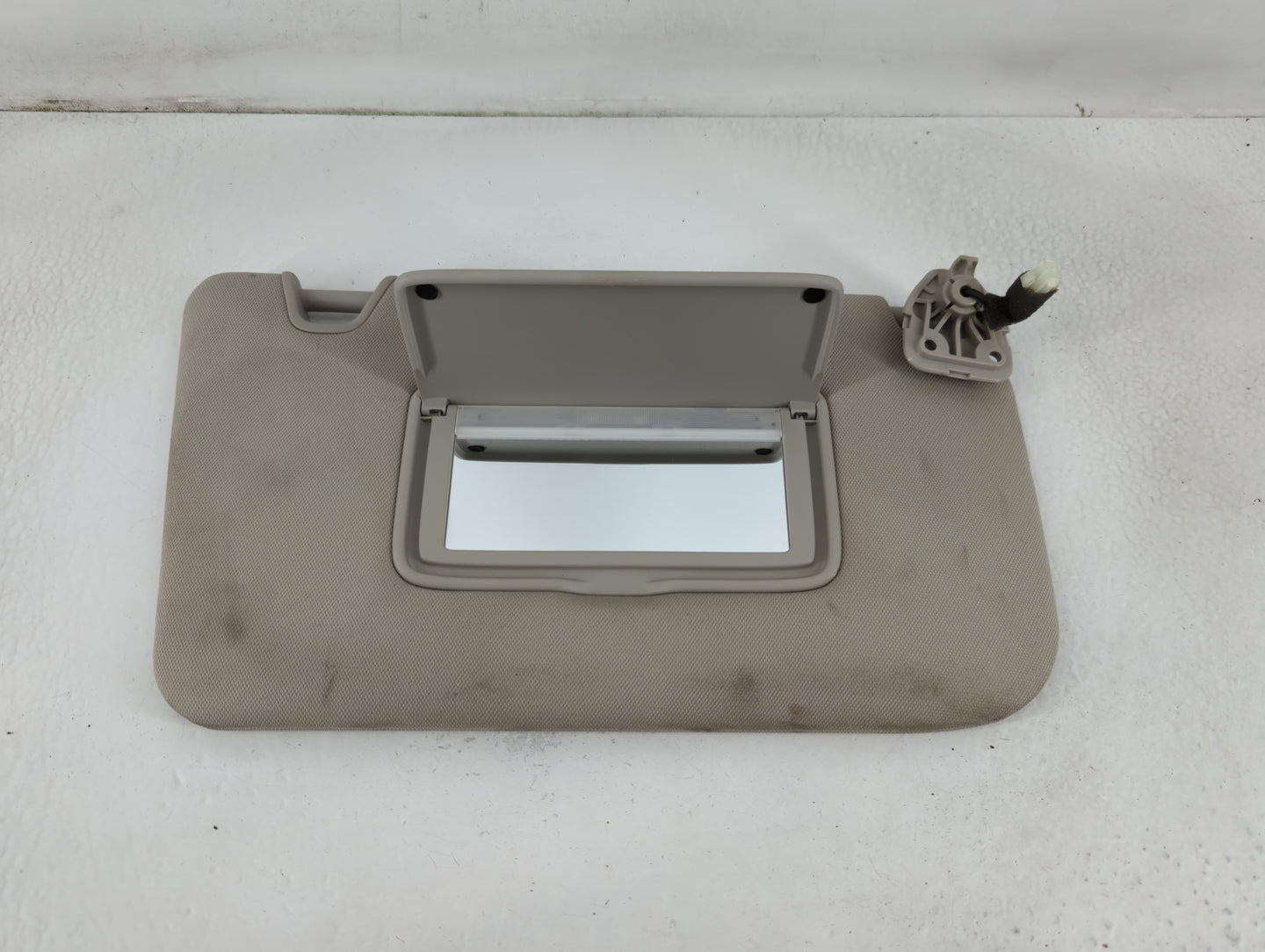 2014-2017 Nissan Rogue Sun Visor Shade Replacement Passenger Right Mirror Fits Fits 2014 2015 2016 2017 OEM Used Auto Parts 