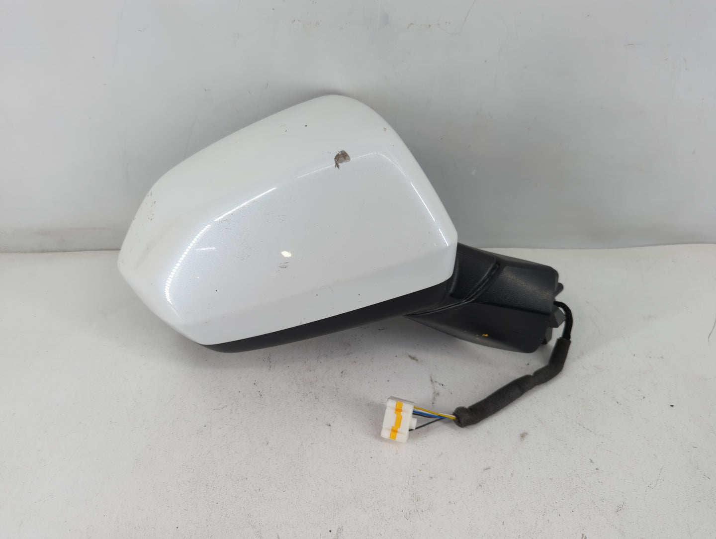 2016-2020 Nissan Rogue Driver Side View Mirror - Left Door Mirror OEM Used - Oemusedautoparts1.com
