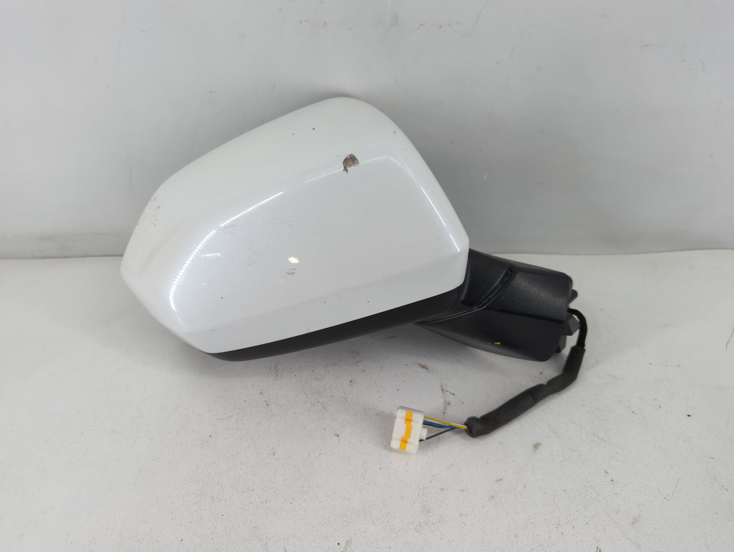 2016-2020 Nissan Rogue Driver Side View Mirror - Left Door Mirror OEM Used - Oemusedautoparts1.com