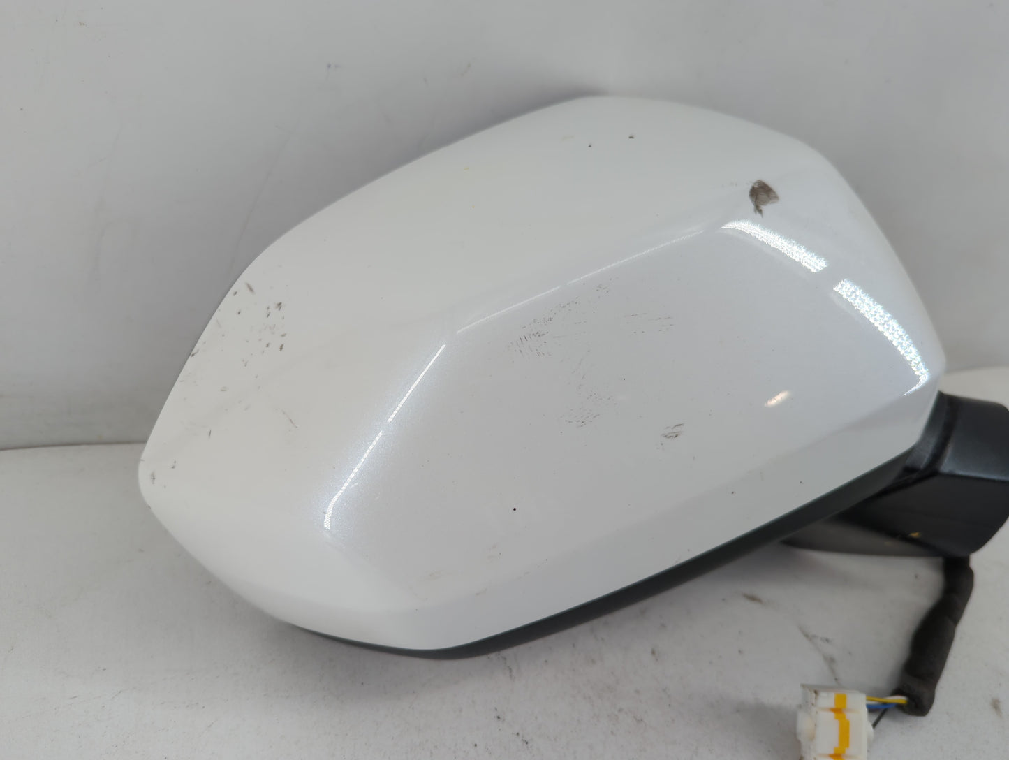 2016-2020 Nissan Rogue Driver Side View Mirror - Left Door Mirror OEM Used - Oemusedautoparts1.com