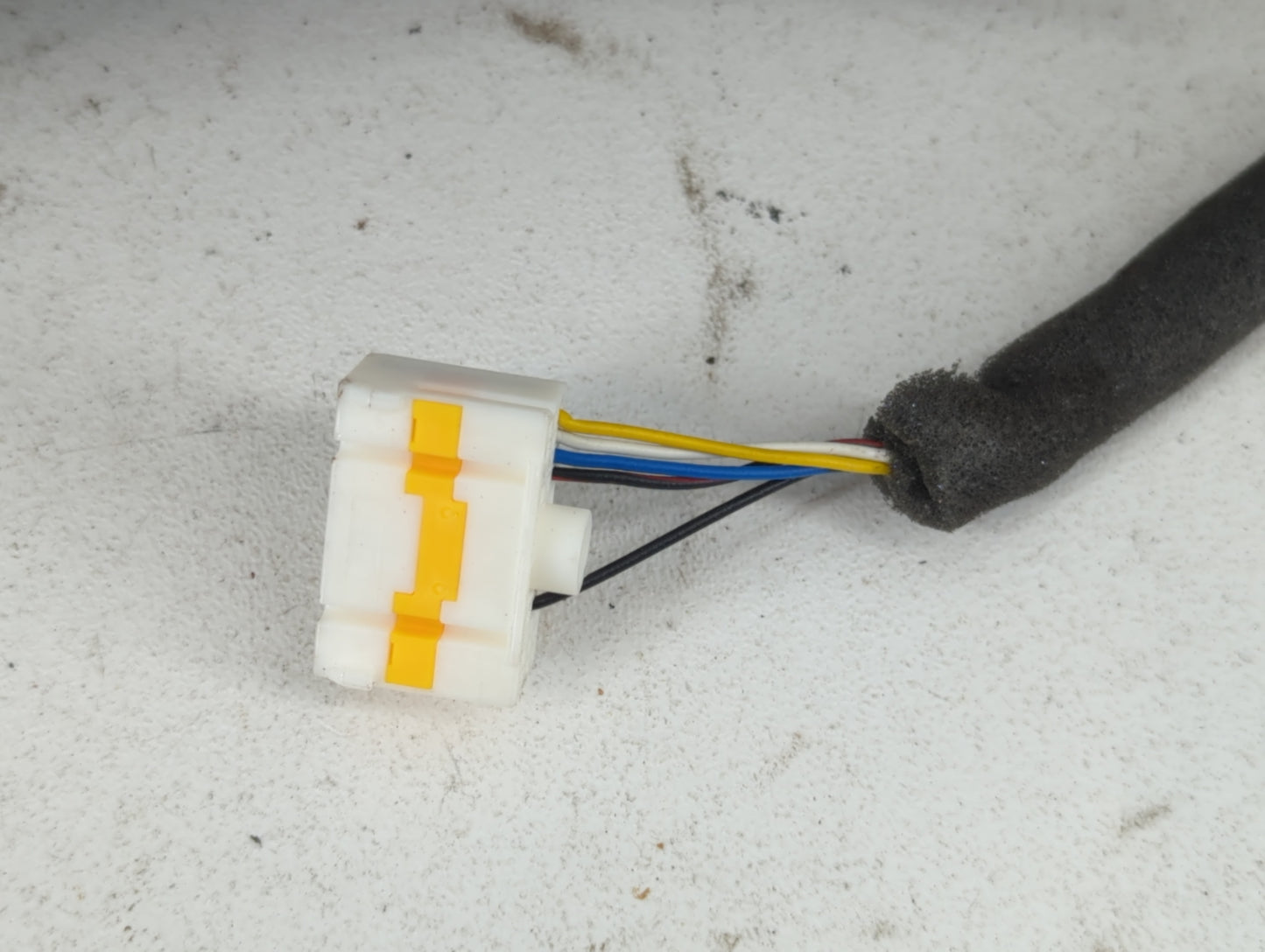 2016-2020 Nissan Rogue Driver Side View Mirror - Left Door Mirror OEM Used - Oemusedautoparts1.com