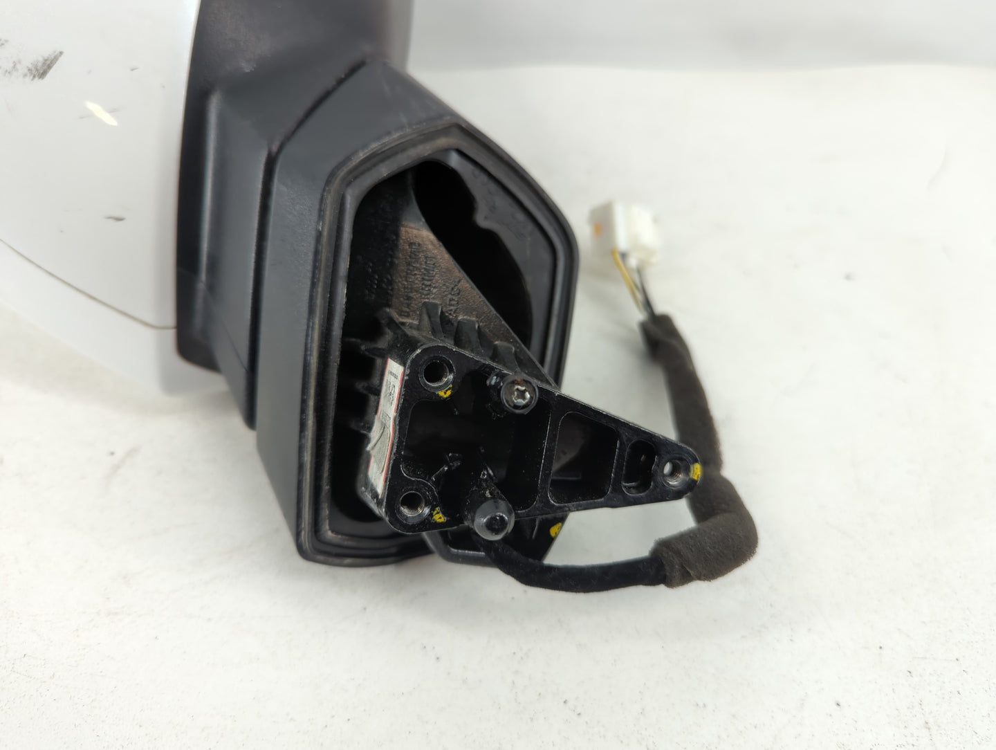 2016-2020 Nissan Rogue Driver Side View Mirror - Left Door Mirror OEM Used - Oemusedautoparts1.com