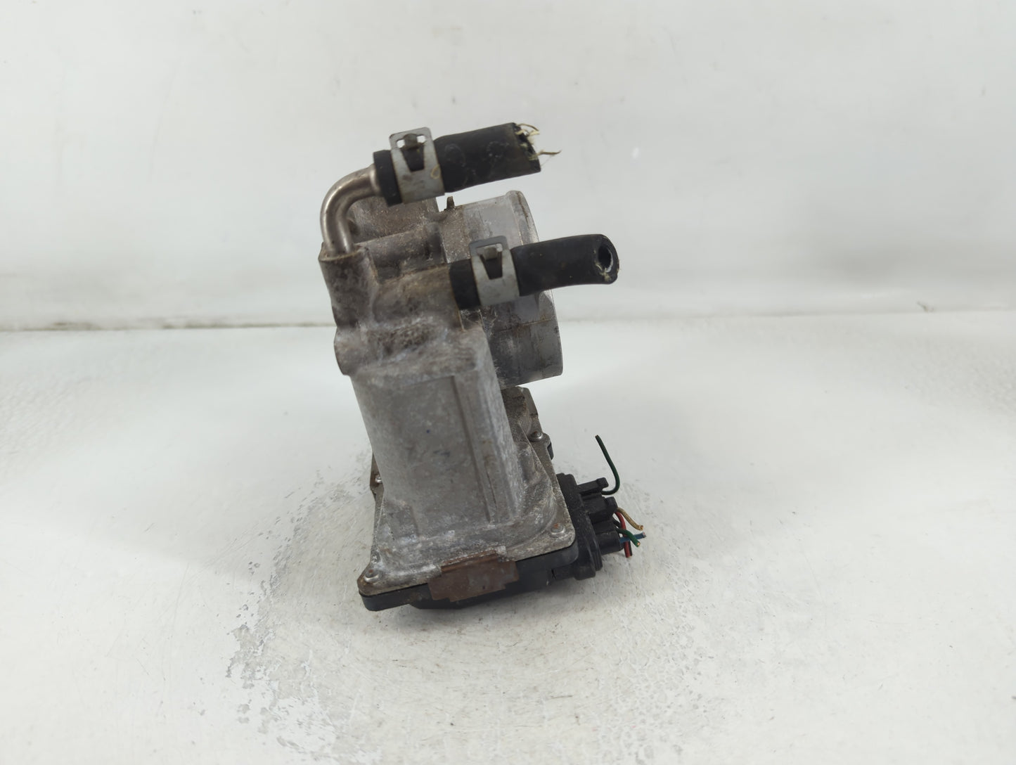2014-2020 Nissan Rogue Throttle Body P/N:5H21C0381 3TA60-01 A Fits Fits 2013 2014 2015 2016 2017 2018 2019 2020 OEM Used Aut