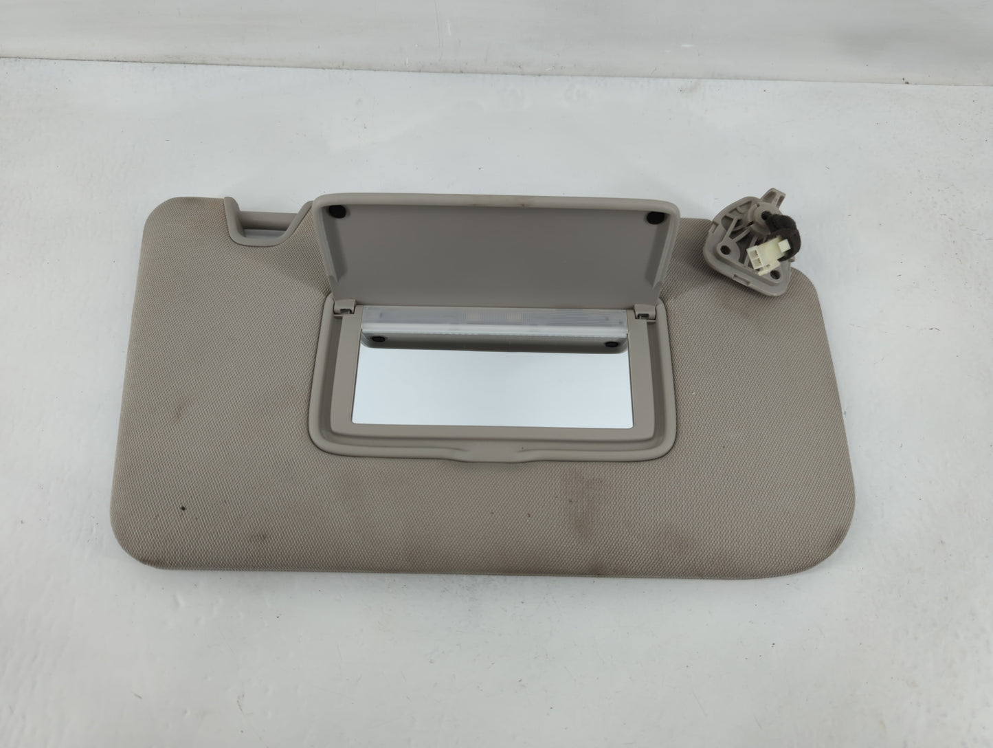 2014-2017 Nissan Rogue Sun Visor Shade Replacement Passenger Right Mirror Fits Fits 2014 2015 2016 2017 OEM Used Auto Parts 