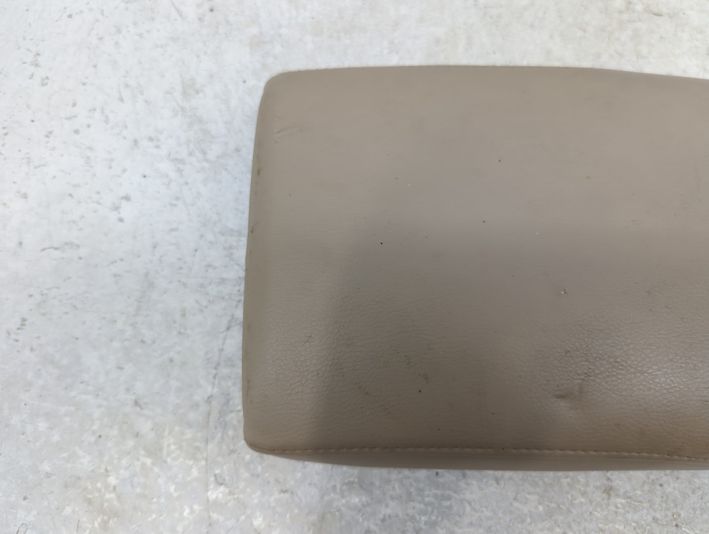 2016 Nissan Rogue Center Console Armrest Cover Lid Fits OEM Used Auto Parts - Oemusedautoparts1.com