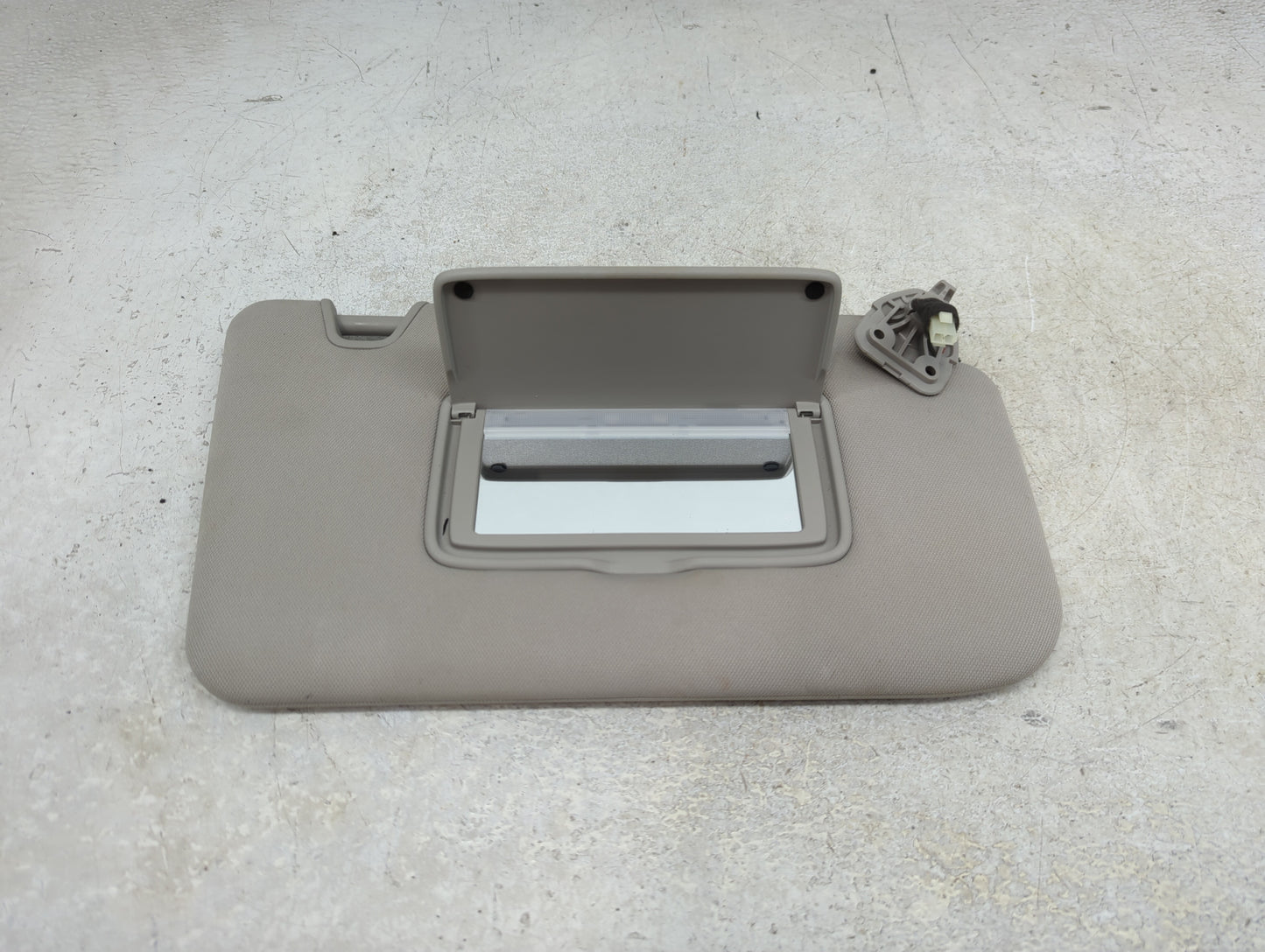 2014-2017 Nissan Rogue Sun Visor Shade Replacement Passenger Right Mirror Fits Fits 2014 2015 2016 2017 OEM Used Auto Parts 