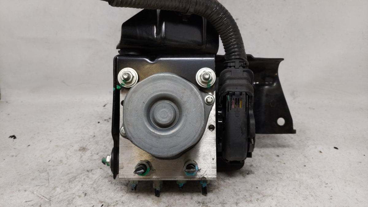 2015-2016 Nissan Rogue Anti-Lock Brake ABS Pump Module Actuator OEM P/N:47660 5HA0A Fits Fits 2015 2016 OEM Used Auto Parts 
