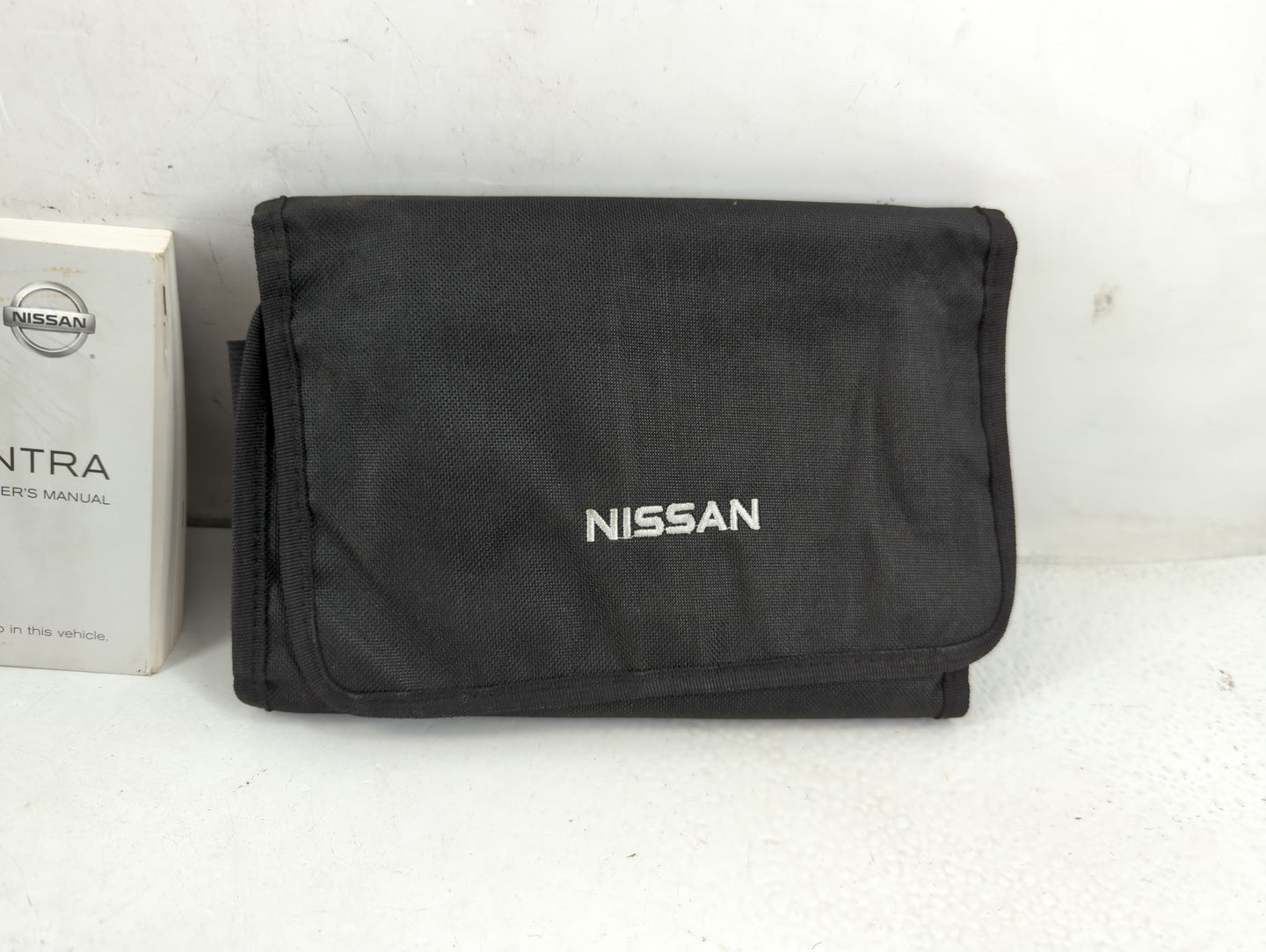 2016 Nissan Sentra Owners Manual Book Guide P/N:OM16EM 0B17U0 OEM Used Auto Parts - Oemusedautoparts1.com